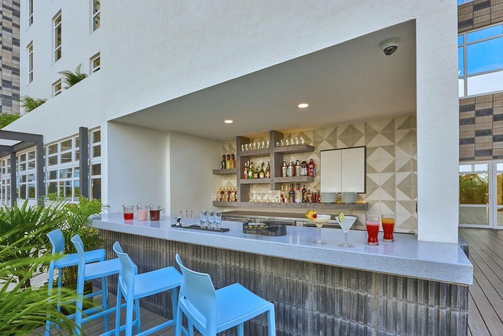 City Express Plus By Marriott Cancun Aeropuerto Riviera Exterior photo