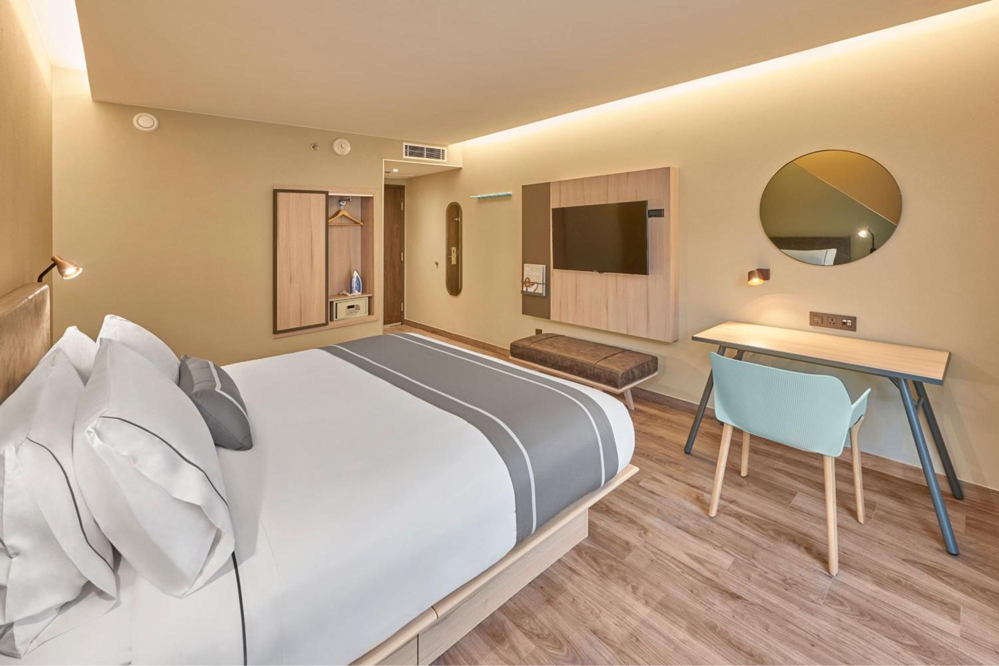 City Express Plus By Marriott Cancun Aeropuerto Riviera Exterior photo