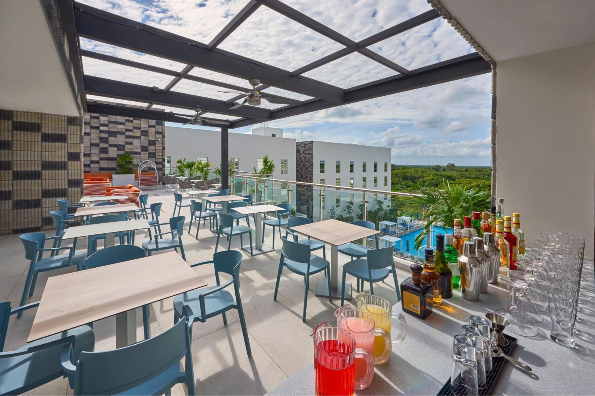 City Express Plus By Marriott Cancun Aeropuerto Riviera Exterior photo