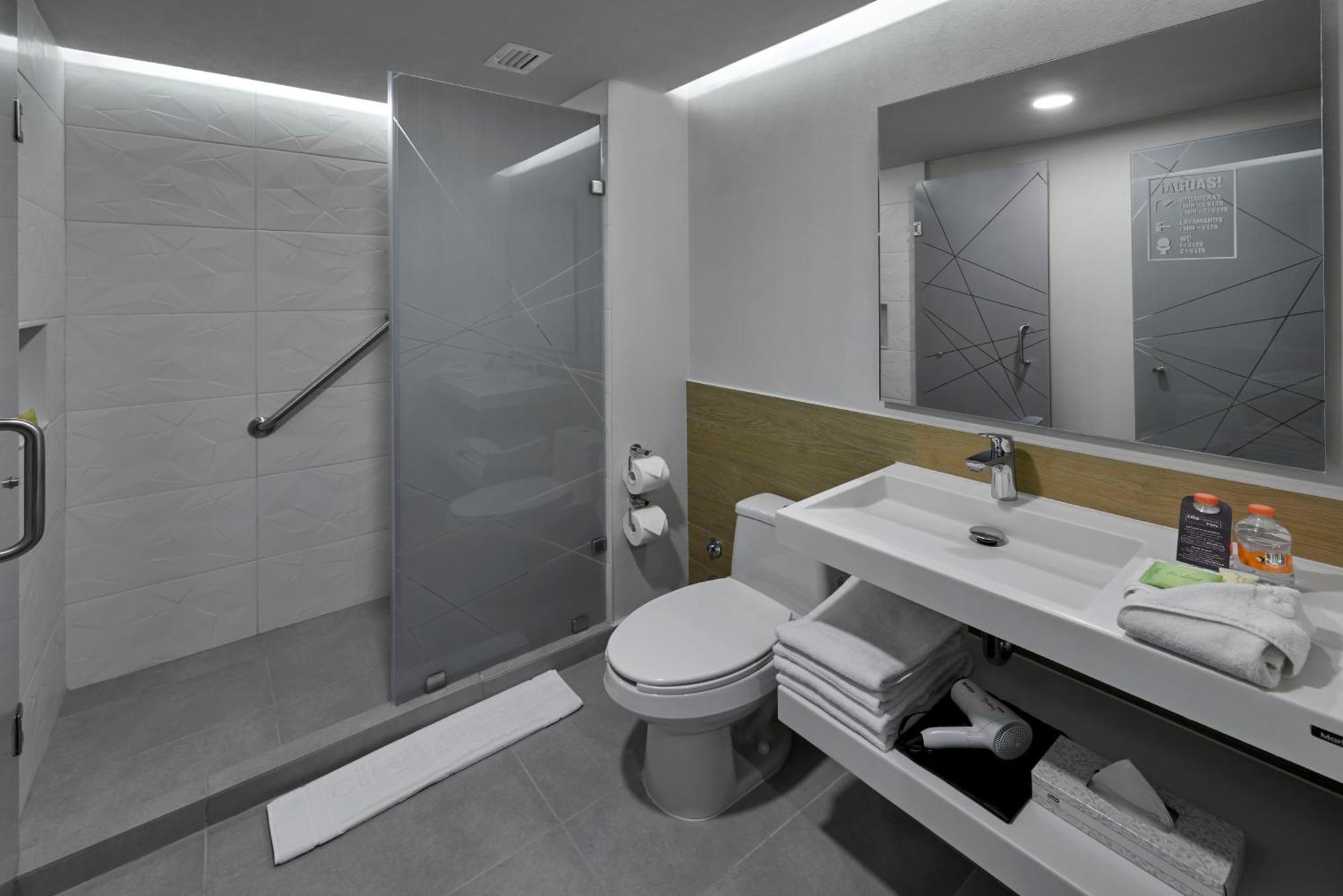 City Express Plus By Marriott Cancun Aeropuerto Riviera Exterior photo