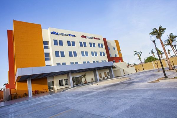City Express Plus By Marriott Cancun Aeropuerto Riviera Exterior photo